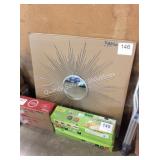 1 LOT DECORATIVE WALL MIRROR