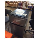 1 LOT WP COMPACT REFRIGERATOR