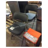 1 LOT 2 FOLDING CHAIRS