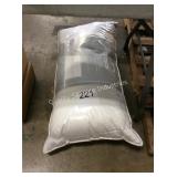1 LOT KING SIZE PILLOW
