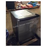 1 LOT WP COMPACT REFRIGERATOR
