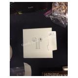 1 LOT EAR PODS (DISPLAY)