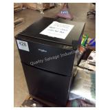1 LOT WP COMPACT REFRIGERATOR