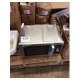 1 LOT AMANA MICROWAVE