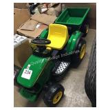 1 LOT JOHN DEER TRACTOR RIDE ON W/ TRAILER