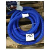 1 LOT POOL VACUUM HOSE