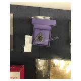 1 LOT HEATHERGEMS PIN (DISPLAY)