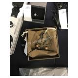 1 LOT NECKLACE (DISPLAY)