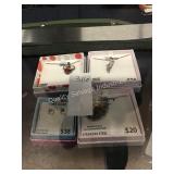 1 LOT 4 ASST DISNEY JEWELRY (DISPLAY)