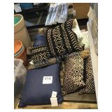 1 SKID ACCENT PILLOWS