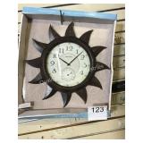 1 CTN DECORATIVE WALL CLOCK