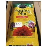 2 BAGS MIRACLE GRO POTTING MIX