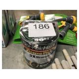 1 LOT GARDEN HOSE W/ SPRAYERS