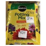 2 BAGS MIRACLE GRO POTTING MIX