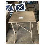 1 LOT PATIO TABLE