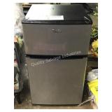 1 LOT WP COMPACT REFRIGERATOR