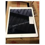 1 LOT IPAD AIR 16GB NO ACCESSORIES (DISPLAY)