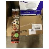 2 CTNS HALLOWEEN YARD STAKES