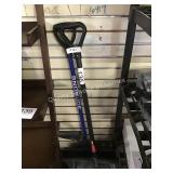 1 LOT SNOW SHOVELS