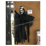1 LOT SKELETON HALLOWEEN PROP