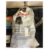 1 LOT 2 3M HALF FACE PIECE MEDIUM (DISPLAY)