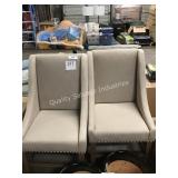 1 LOT 2 DECORATIVE CHAIRS