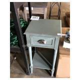 1 LOT END TABLE