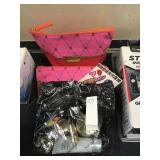 1 LOT ESTEE LAUDER BEAUTY OF ILLUSION GIFT SET