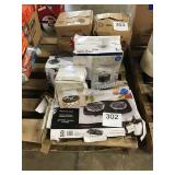 1 LOT STORE MERCHANDISE