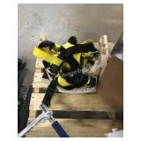 1 LOT UNIVERSAL HARNESSES