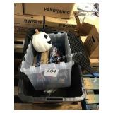 1 LOT STORE MERCHANDISE