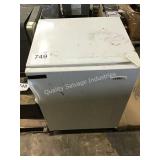 1 LOT SUMMIT COMPACT REFRIGERATOR