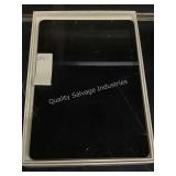 1 LOT I PAD 5 32GB SPACE GRAY W/ ACCESSORIES