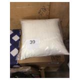 2 CTN ACCENT PILLOWS