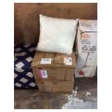 2 CTN ACCENT PILLOWS