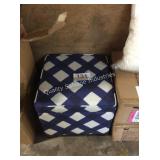 1 LOT STORAGE OTTOMAN