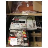 1 LOT DELTA KITCHEN FAUCET