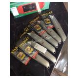 1 LOT STANLEY UTILITY KNIVES (DISPLAY)