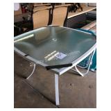 1 LOT PATIO TABLE