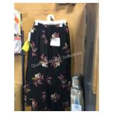 1 LOT LADIES CLOTHING