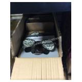 1 LOT SCREEN DOOR DECORATIVE