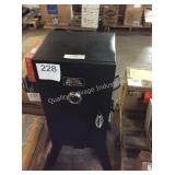 1 LOT SMOKE HOLLOW SMOKER