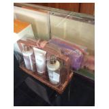 1 LOT BLUSH GIFT SETS (DISPLAY)