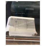 1 LOT 2 MAGSAFE POWER ADAPTERS (DISPLAY)