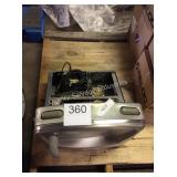 1 LOT WALL MOUNT WATER FOUNTAIN