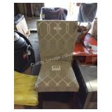 1 LOT DINING CHAIR