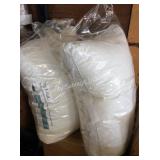 1 LOT 2 BED PILLOWS