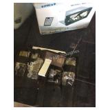 1 LOT THROWING KNIVES (DISPLAY)