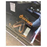 1 LOT GERBER POCKETKNIFE (DISPLAY)