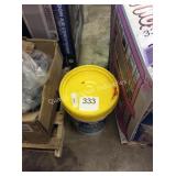 1 LOT POOL CHLORINE TABLETS